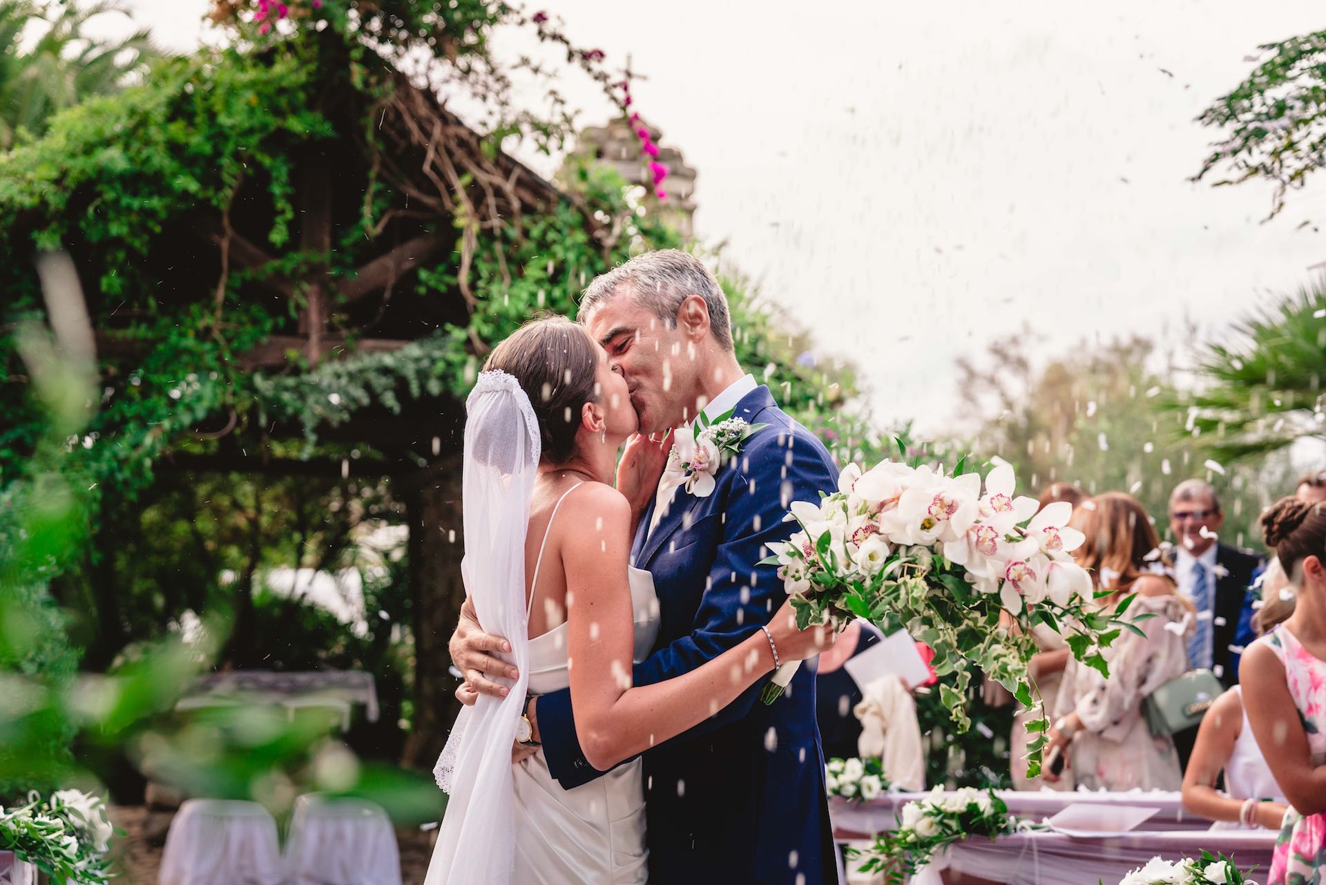 Uscita dalla Chiesa Isola d'Elba Toscana