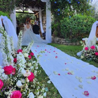 🇮🇹 Le emozioni continuano con un matrimonio da sogno celebrato e festeggiato nella splendida cornice dell’Hotel Hermitage affacciato sulla spiaggia della Biodola. Nella Chiesetta della Madonna dell’Uva, raccolta e circondata dal verde, è stato celebrato il rito. L’aperitivo nel prato attiguo e la cena nel Ristorante Maitu’. I protagonisti di questa favola Viola e Andrea. @viola_campioli 
🇬🇧 The emotions continue with a dream wedding celebrated in the beautiful setting of Hotel Hermitage overlooking the beach of Biodola. In the Church of the Madonna dell'Uva, gathered and surrounded by greenery, the rite was celebrated. Aperitif in the adjacent lawn and dinner in the Maitu' Restaurant. The protagonists of this fairy tale Viola and Andrea. @viola_campioli 

📍 Rossella Celebrini Events
Luxury Experiences in Tuscany
www.rossellacelebrinievents.it

📍 Flower & Wedding Designer Designer Rossella Celebrini

📍Wedding Venue Hotel Hermitage @hotelhermitageelba 

📍 Wedding Photographer Matteo Migliozzi @matteo_migliozzi_fotografo 

📍 Wedding Video Maker Daniele Fiaschi @daniele.fiaschi 

📍Mua Giulia Giovarruscio @giuliagiovarruscio_mua Hair Stylist Lisa Ruiu @lisaruiuhairstylist 

📍Bridegroom Viola & Andrea @viola_campioli 

📍 Staff @ale_tozzi.66 @avataneoarte @05macchia 

#RossellaCelebriniEvents #LuxuryExperiencesinTuscany #LuxuryExperiences #ExclusiveEvents #ExclusiveWeddings #RossellaCelebrini #ItalianWeddingPlanner #TuscanWeddingPlanner #DestinationWeddingPlanner #WeddingDream #MatrimoniodaSogno #FlowerArrangement #FlowerDecoration #FlowerDecor #WeddingArrangement #FlowerDesigner #WeddingDesigner #InsideWeddings #WeddingVenue #LocationWedding #LocationMatrimonio #HotelHermitageElba #IsoladElba #ElbaIsland #Toscana #TuscanArchipelago #TuscanyforWeddings #ArcipelagoToscano #Sposarsi #GettingMarried