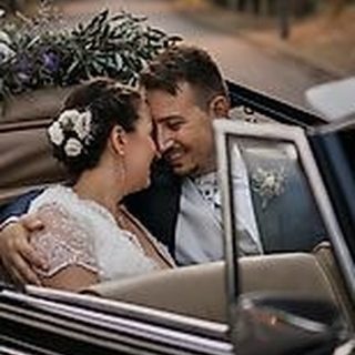 🇮🇹 Amare non è guardarsi l’un l’altro, ma guardare insieme nella stessa direzione.  Con questa bellissima frase di Antoine de Saint-Exupery vi presento l’amore di Ilaria e Olsi raccontata da Diego Giusti @diegogiusti_fotografo. 🇬🇧 Loving is not looking at each other, but looking together in the same direction.  With this beautiful phrase by Antoine de Saint-Exupery I present the love of Ilaria and Olsi told by Diego Giusti @diegogiusti_fotografo. 

📍 Rossella Celebrini Events 
Luxury Experiences in Tuscany
www.rossellacelebrinievents.it

📍 Flower & Wedding Designer
Rossella Celebrini 

📍 Wedding Venue
Artimino Ristorante Biagio Pignatta @artimino 

📍 Wedding Photographer
Diego Giusti @diegogiusti_fotografo 

📍 Auto Slow Drive @slowdrivetuscany 

📍Bridegrooms Ilaria & Olsi @ilaria_berna 

#RossellaCelebriniEvents #LuxuryExperiencesinTuscany #LuxuryExperiences #RossellaCelebrini #ItalianWeddingPlanner #TuscanWeddingPlanner #WeddingDesigner #EventDesigner #Matrimonio #Wedding #WeddingDay #WeddingDream #MatrimoniodaSogno #WeddingArrangement #FlowerArrangement #Cerimonia #CerimoniaCivile #SposarsiinToscana #TuacanyforWeddings #MatrimoniToscana #GettingMarried #GettingMarriedinItaly #DestinazioneToscana #DestinationWedding #InsideWeddings #WeddingPhotography